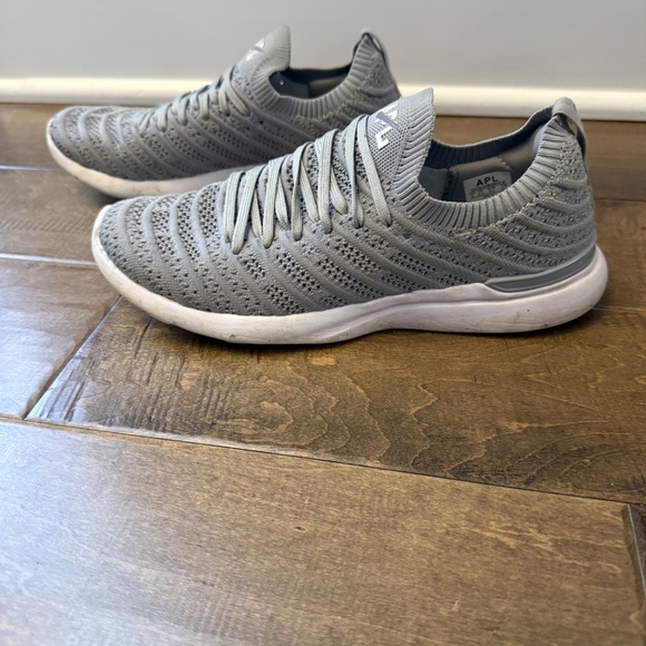 APL TechLoom Wave Gray and White Sz 8 - Picture 2 of 4